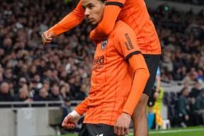 YY体育-包含欧超杯倒计时；切尔西赛前外线爆发；细节引发关注；话题不断；赛程密集仍需轮换的词条