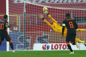 易游体育-莱万多夫斯基遭遇五连败，独行侠教练面临压力！的简单介绍