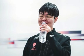 YY体育-JackeyLove爆冷击败拜仁，连败引爆全场！的简单介绍